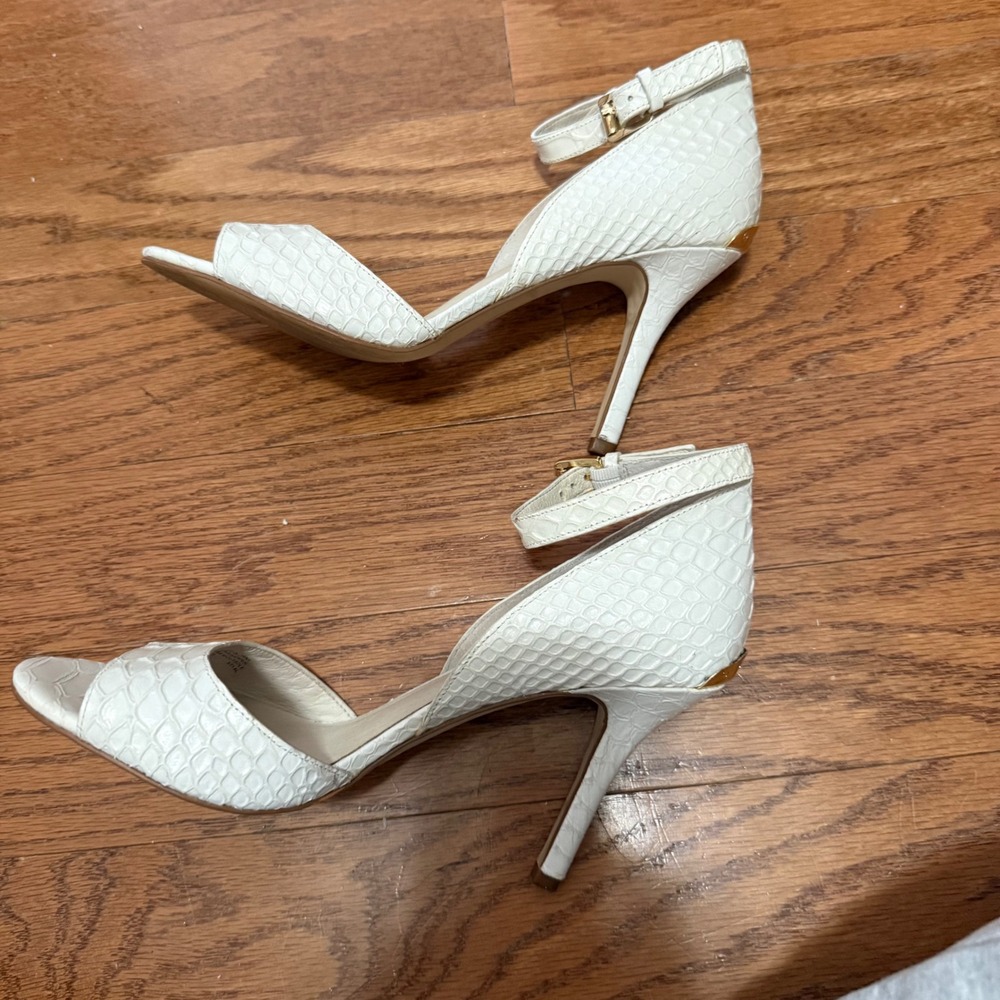Michael Kors Kristen strappy sandals heels white snake-embossed leather Size 7.5 - Picture 9 of 14